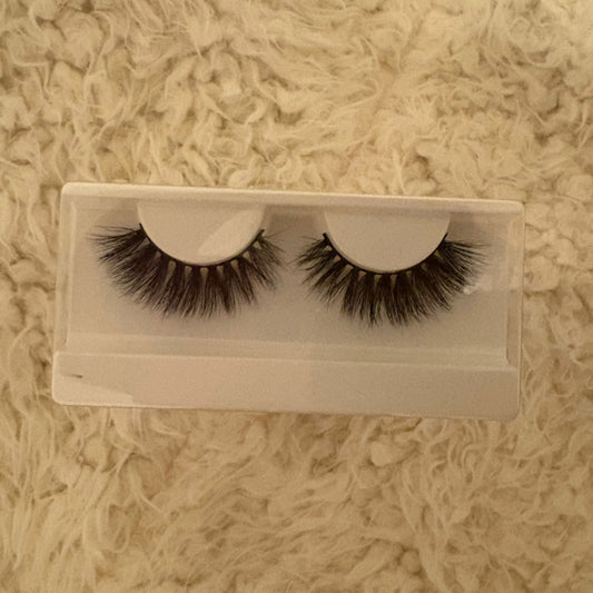 DS102 Lashes